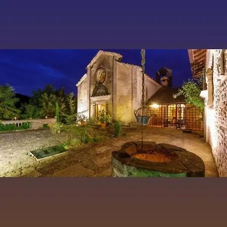 Borgo Spescia -la Bizantino- Piscina Parco Relax Гостевой дом Camposonaldo
